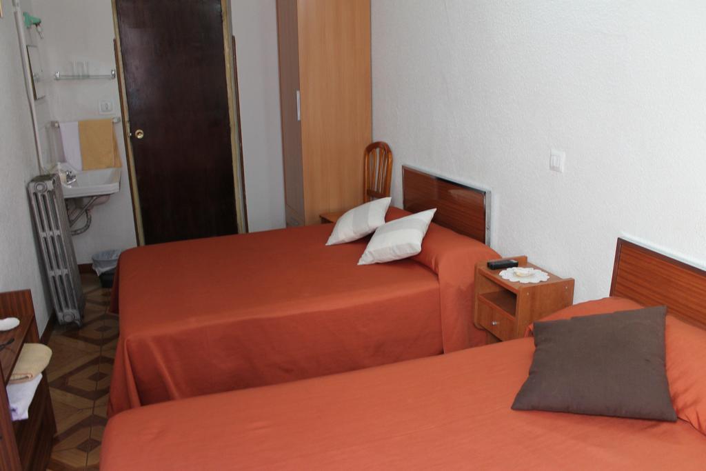 Hostal Xucar Madri Quarto foto